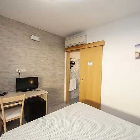 Hotel Aurora 2*